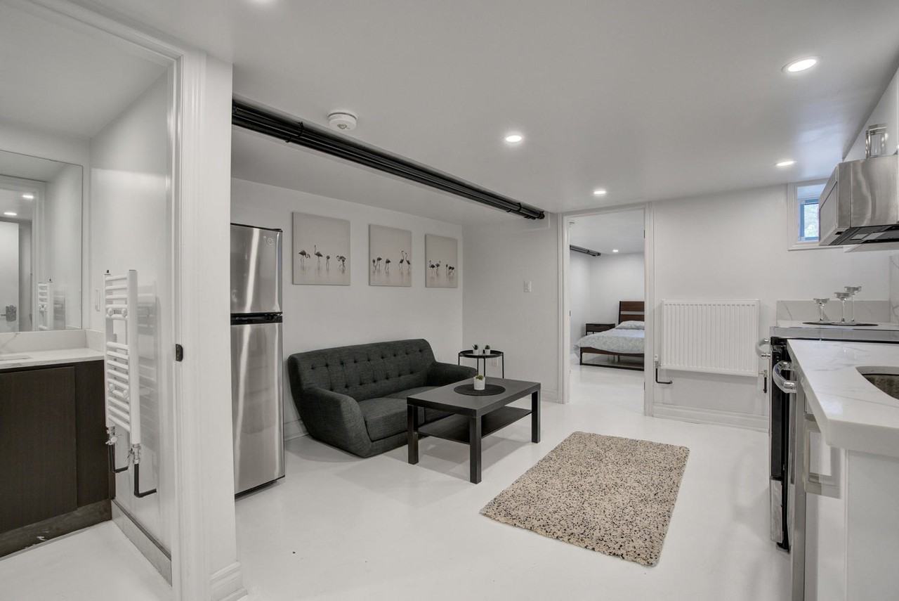 Lansdowne Ave & Bloor St W B, Toronto, ON M6H 3S5 1 Bedroom