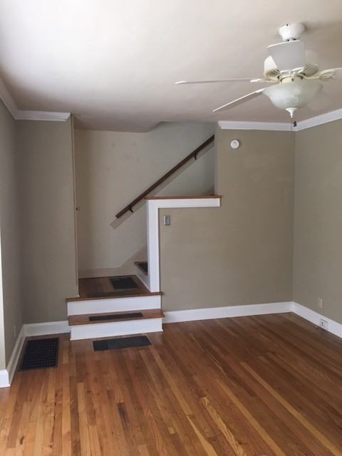 715 E 60th St - Photo 2 of 9