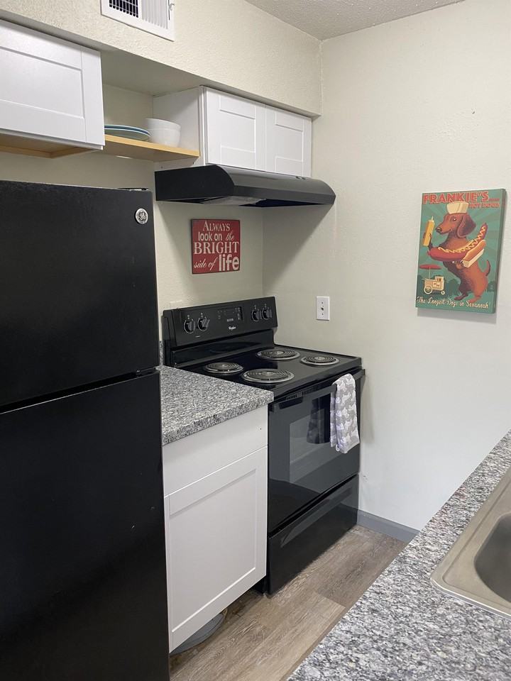 116 Tyler Ave - Photo 6 of 24