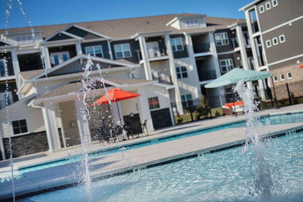 District Vue - Photo 3 of 50