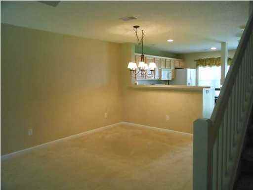 7936 Shadow Oak Dr - Photo 3 of 5