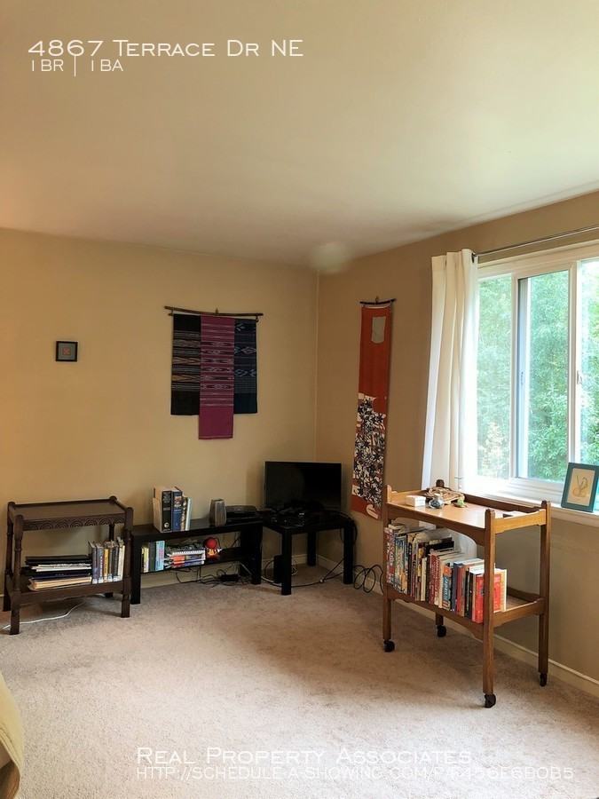 4867 Terrace Dr Ne - Photo 3 of 13