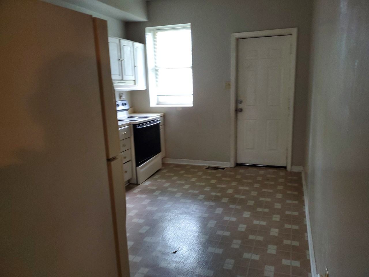 4119 Farlin Ave - Photo 3 of 6