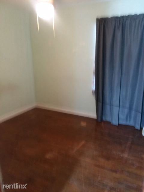 426 E Gracelawn Ave - Photo 3 of 4