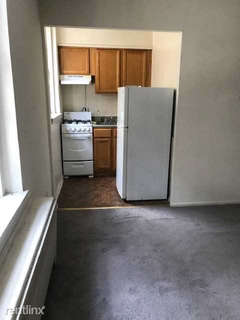 2125 Locust St 4 - Photo 3 of 6