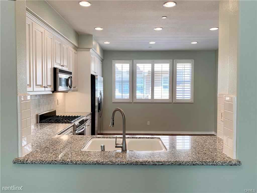2732 Cabrillo Ave - Photo 3 of 10