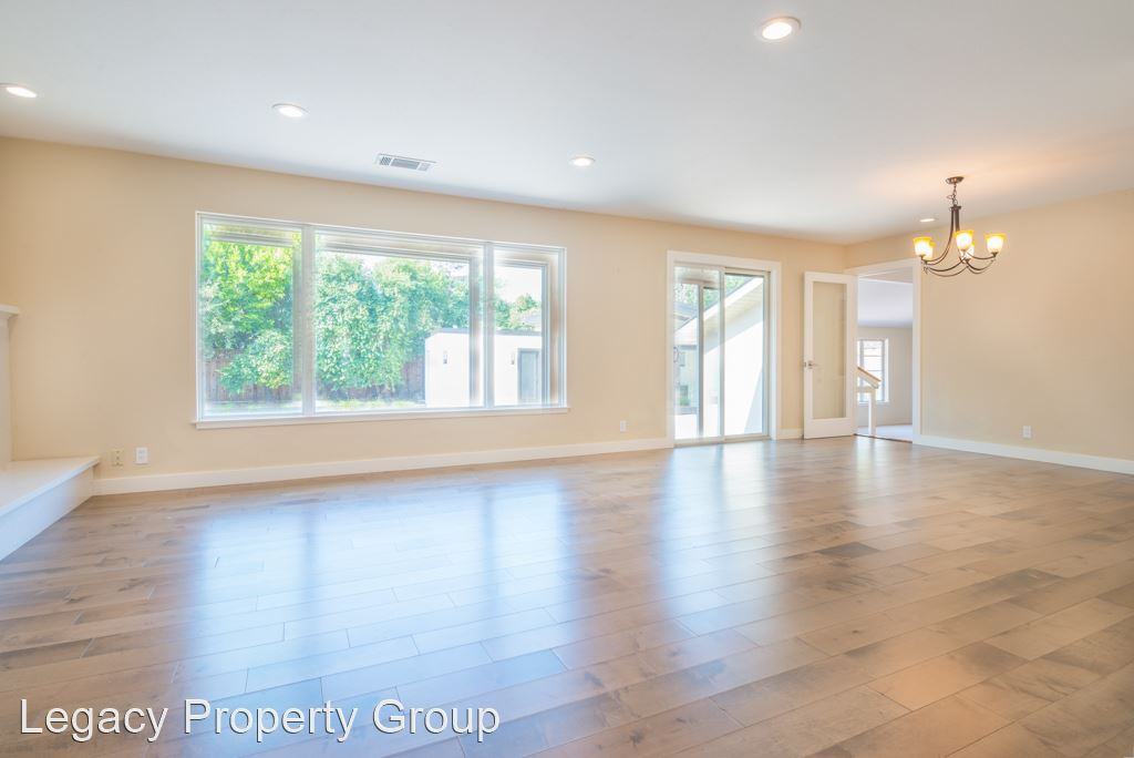 1621 Kingston Ct - Photo 3 of 43
