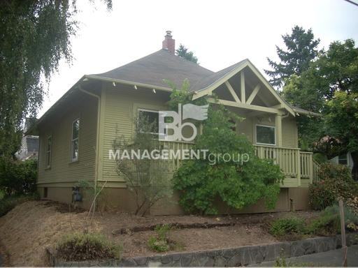 703 SE Harney St - Photo 2 of 14