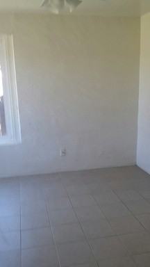 1733 California Ave - Photo 2 of 8