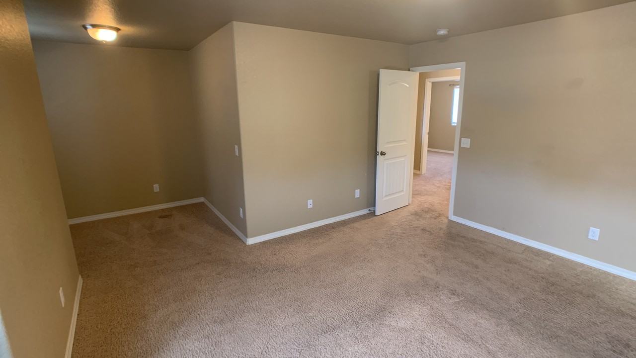 954 Diamond Rim Dr - Photo 6 of 11
