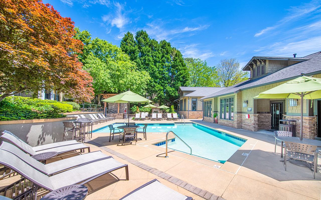 MAA Peachtree Hills - Photo 2 of 11