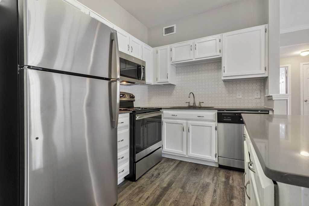 Carrington Park - Photo 4 of 121