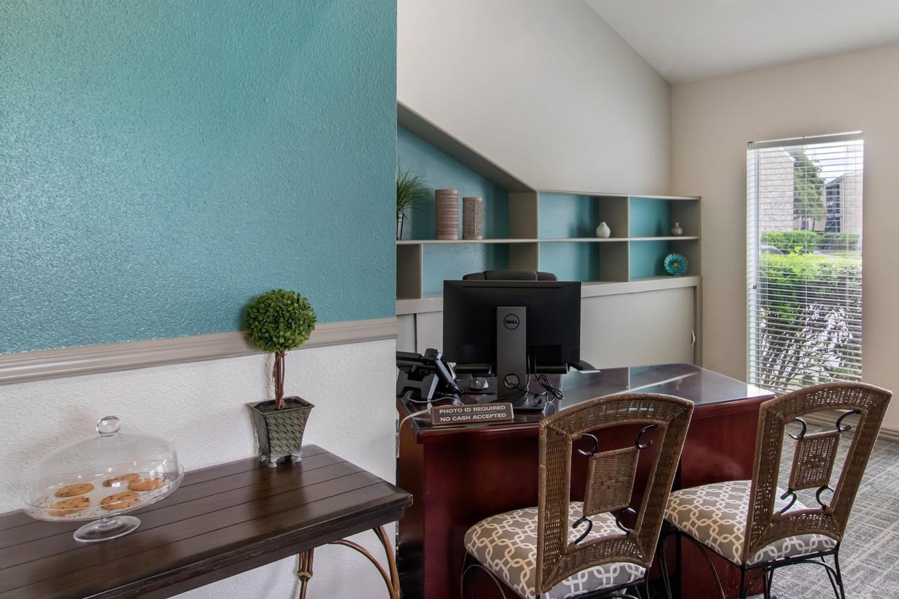 Sage Hollow Apartments - Photo 4 of 15