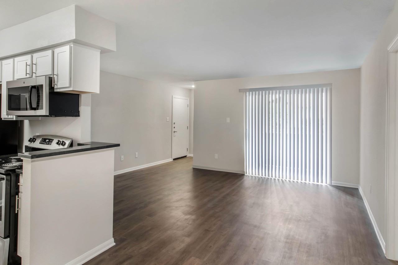 Sage Hollow Apartments - Photo 7 of 15