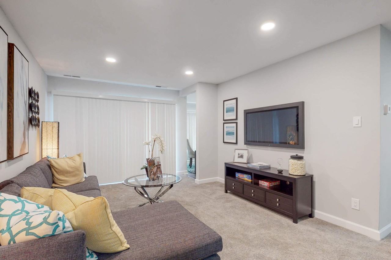 Fairland Crossing - Photo 4 of 33