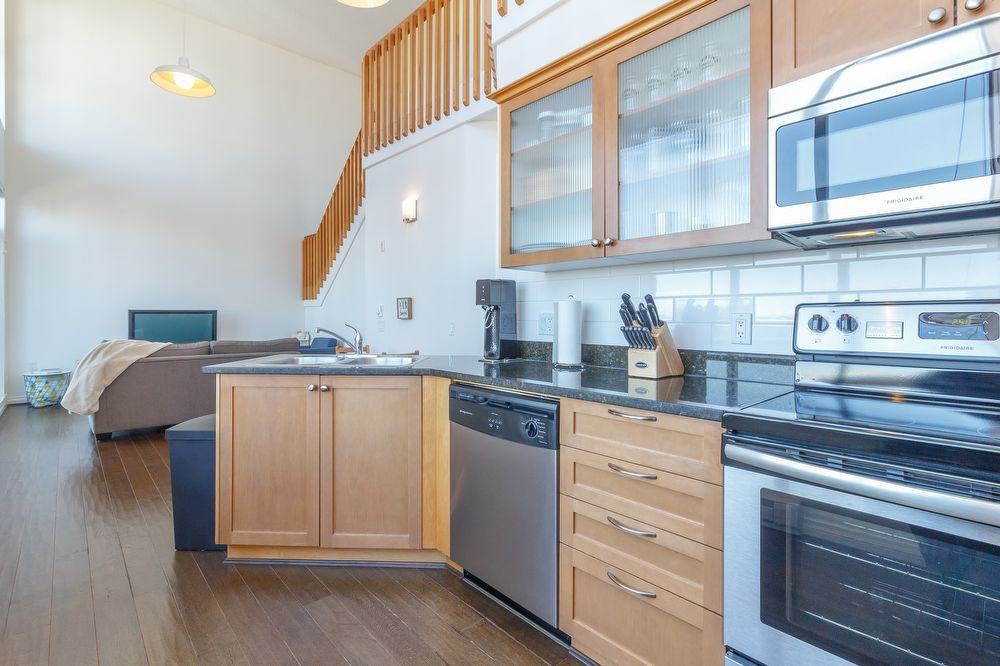 820 Short St - Photo 2 of 14