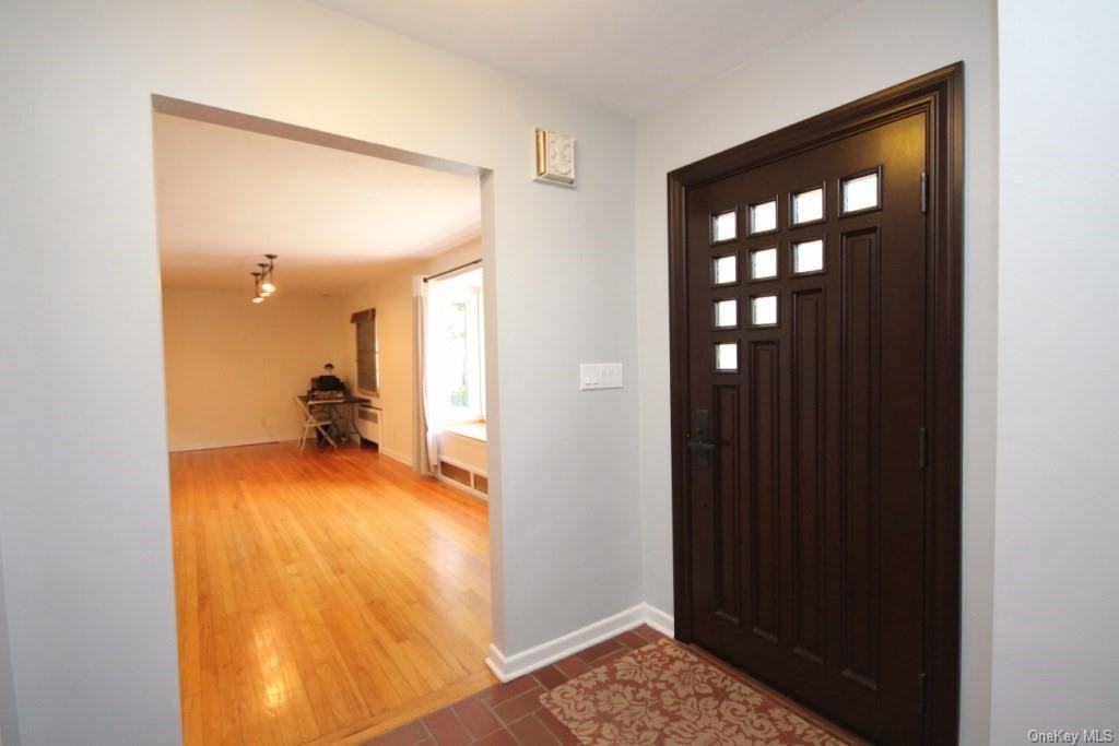 39 Briarwood Dr - Photo 3 of 36