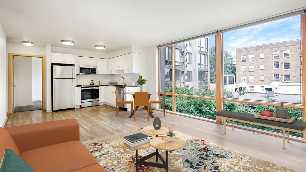 Chloe on Union - Photo 3 of 40