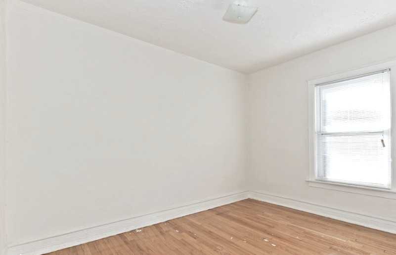 W Pratt Blvd #02D - Photo 7 of 10