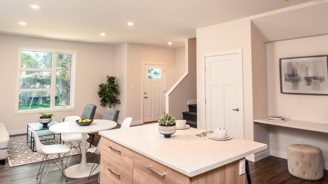 748 Prince Rupert Avenue - Photo 3 of 13