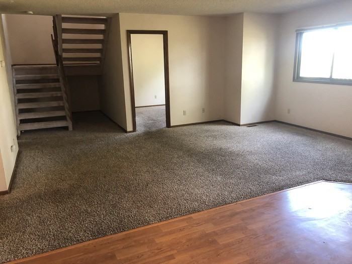 826 Pebblewood Dr - Photo 3 of 15