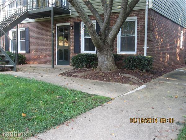 Stony Brook Apartments and Townhomes Brentwood Road/Lake Woodard