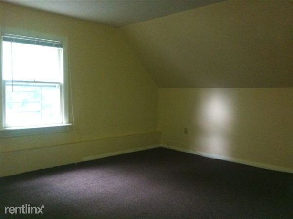 1115 Lake Ave - Photo 2 of 8