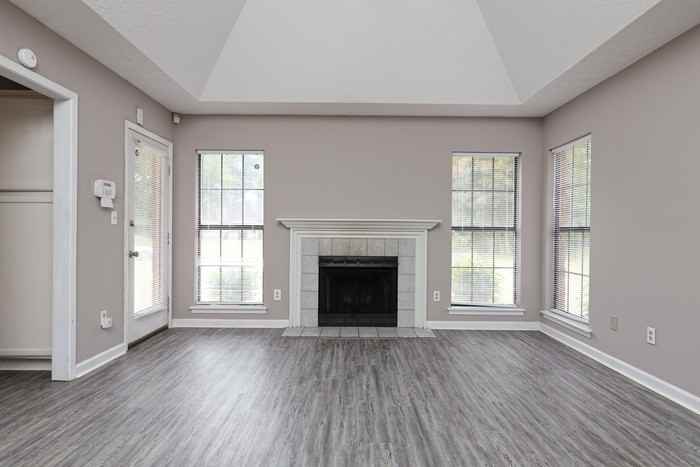 1024 Countryside Ln - Photo 2 of 10