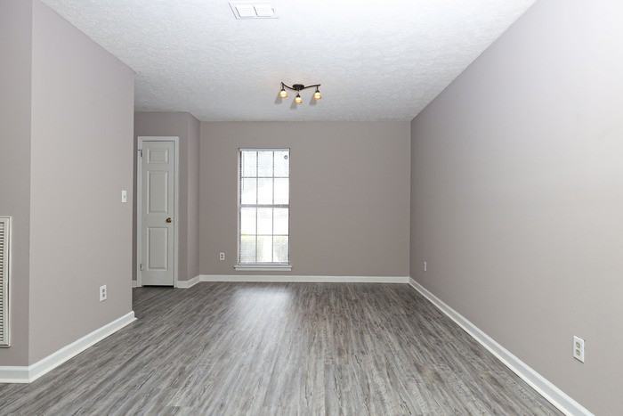 1024 Countryside Ln - Photo 3 of 10