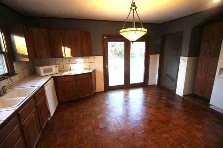 65 Cedar Point Dr - Photo 3 of 10