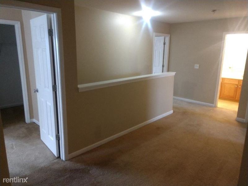 5207 Silverbrook Drive - Photo 3 of 31