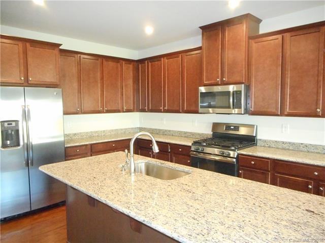 322 Willow Wood Ct #1013B - Photo 3 of 22