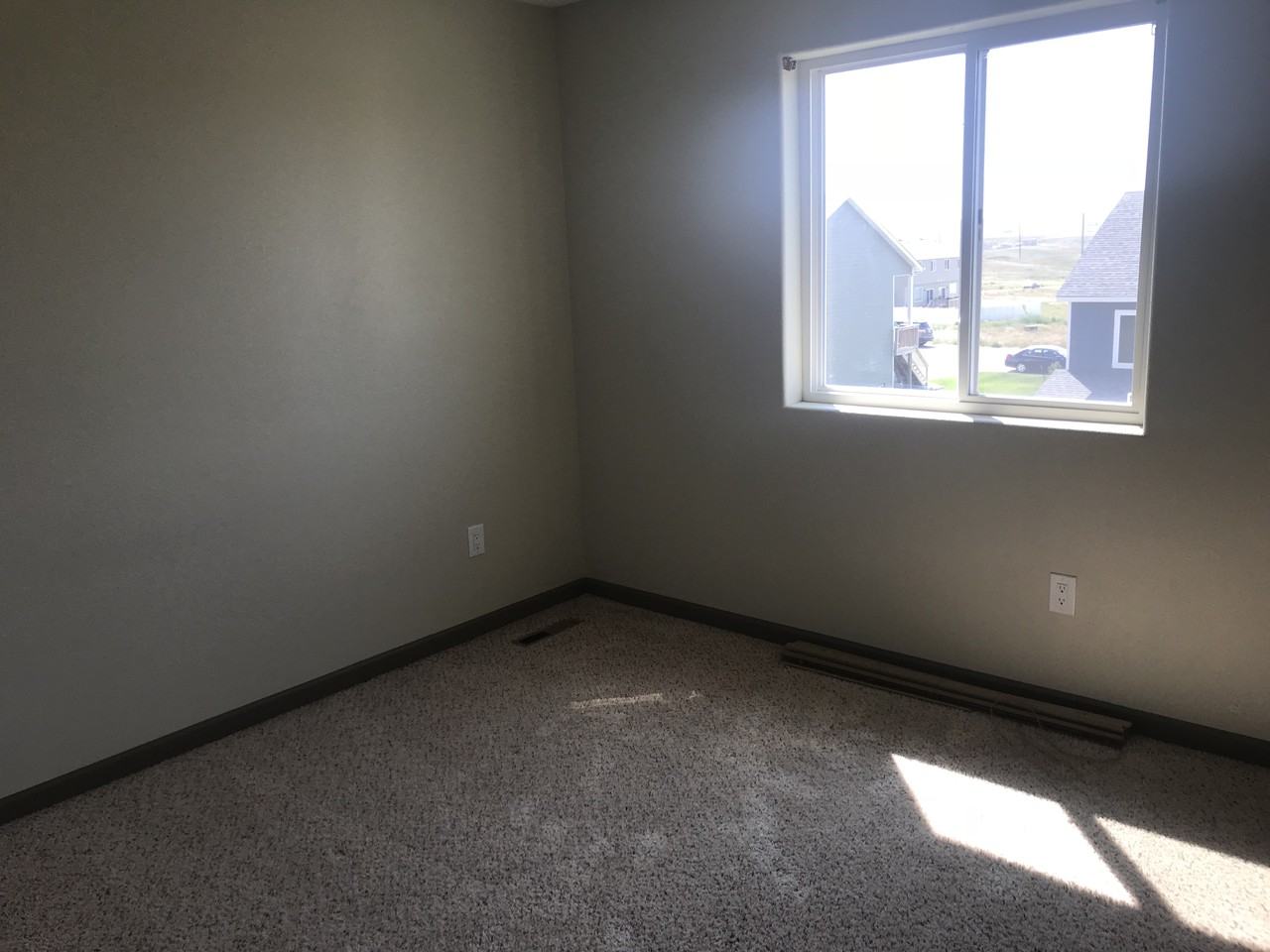 5813 Vanessa Ave - Photo 6 of 10