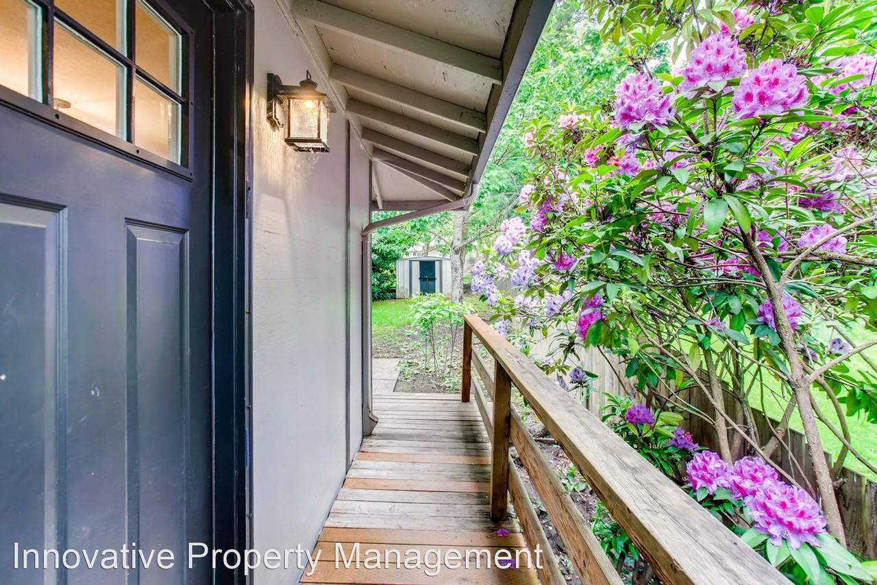 778 Nw Lincoln St - Photo 3 of 27