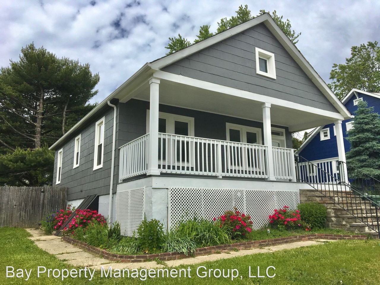 4604 Simms Ave - Photo 2 of 31