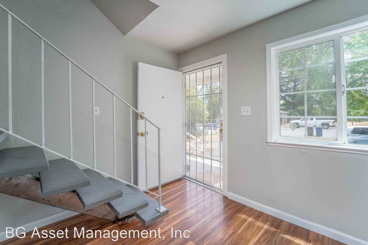 1640 Barrus Avenue - Photo 2 of 21