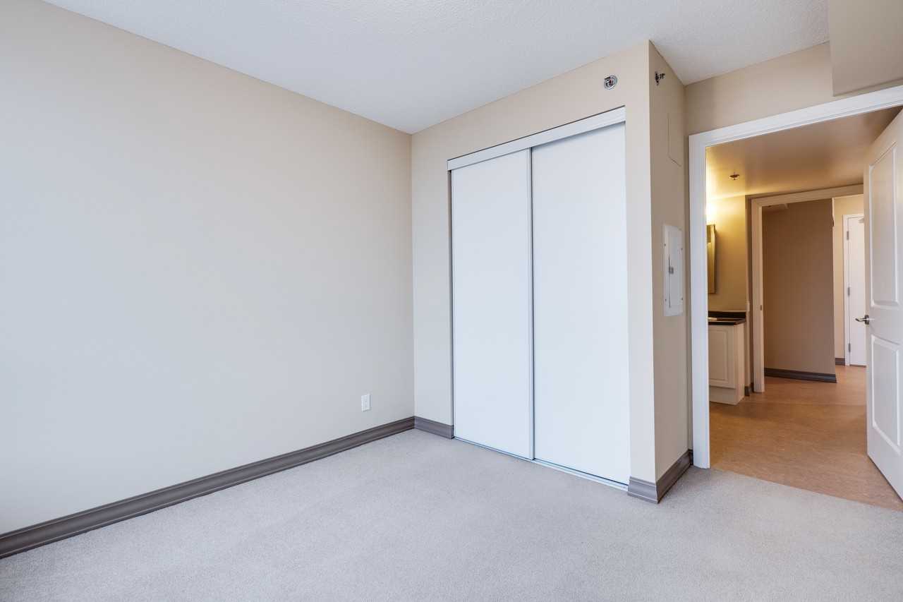 620 Martin Grove Rd - Photo 3 of 12