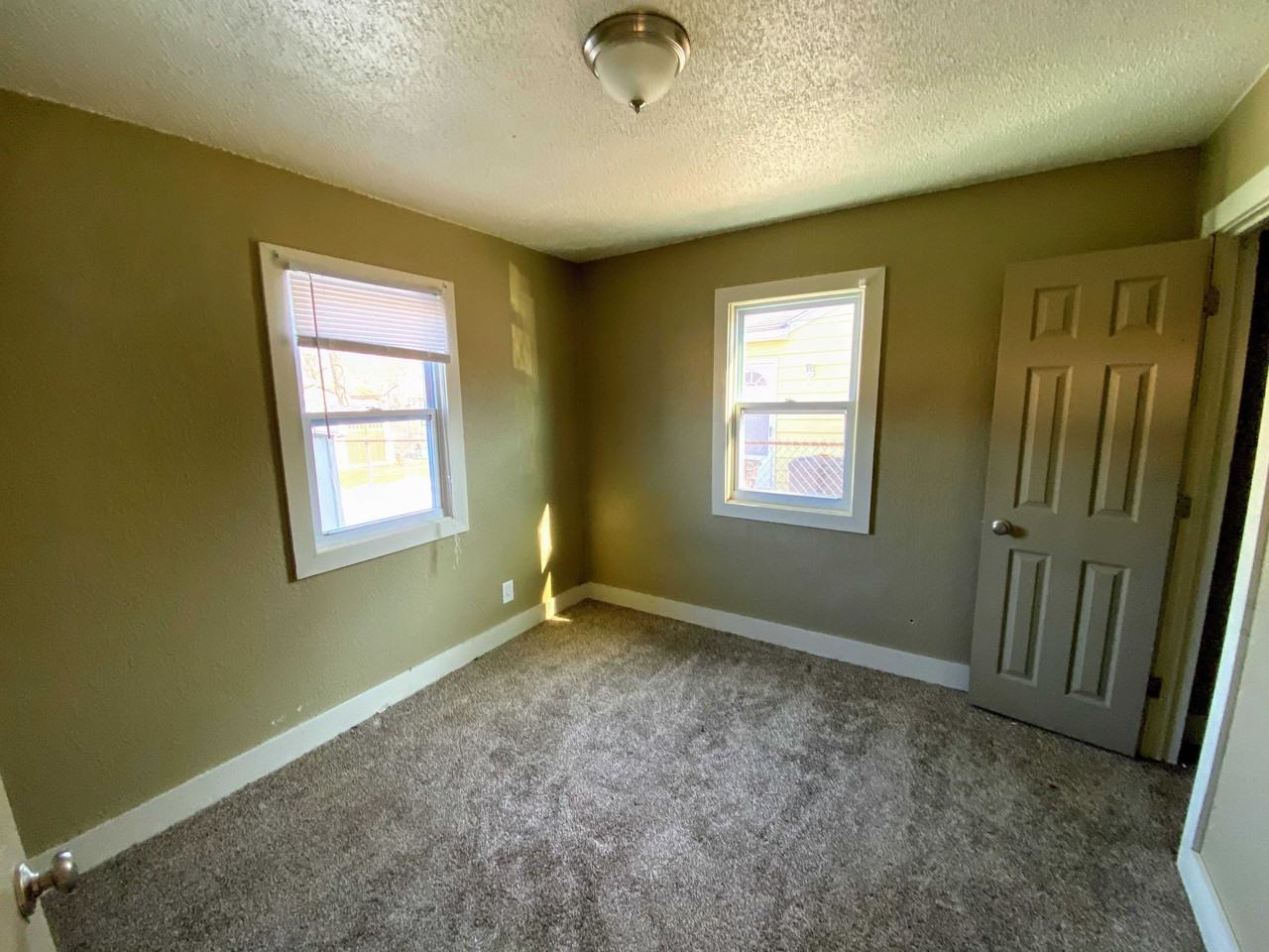 2544 Vale St - Photo 2 of 9