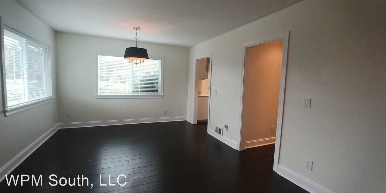 105 Wells Ave N - Photo 3 of 10