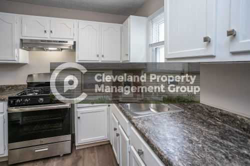 6504 Seminole Trl - Photo 2 of 10