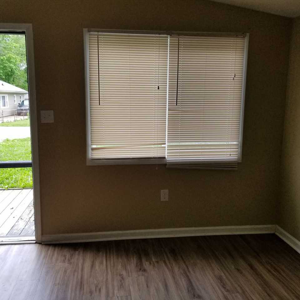842 S Norfolk St - Photo 2 of 7