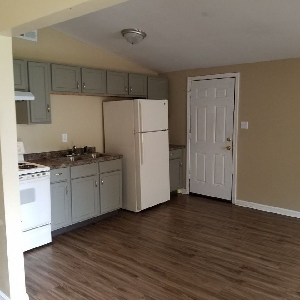 842 S Norfolk St - Photo 3 of 7
