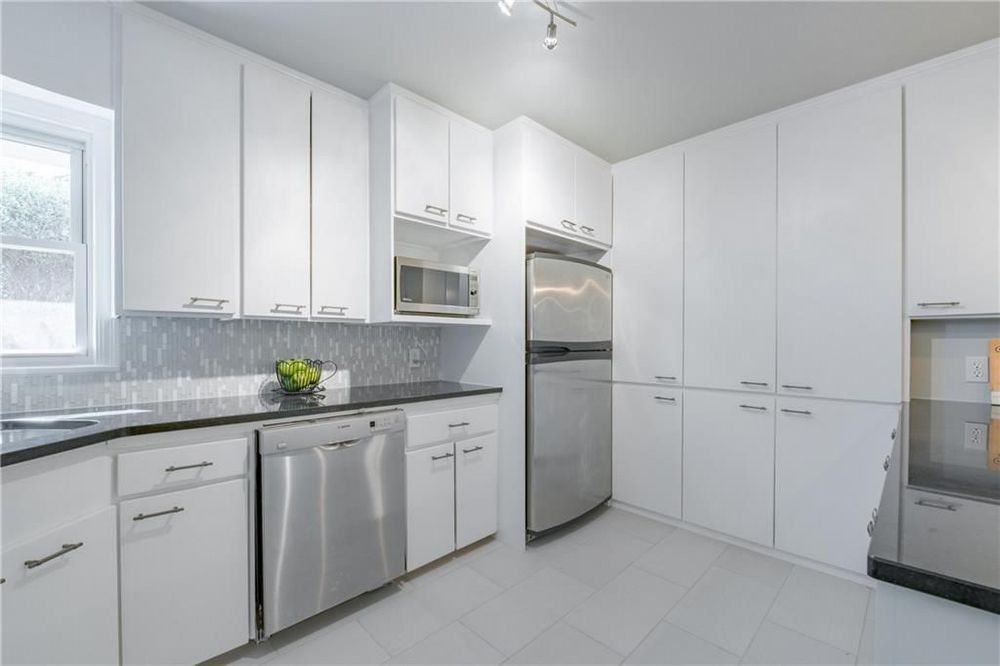 4713 N Harvey Pkwy - Photo 3 of 32