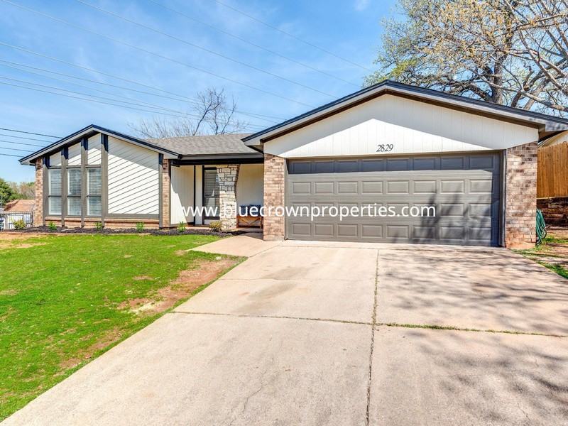 2829 Cummings Dr - Photo 2 of 3