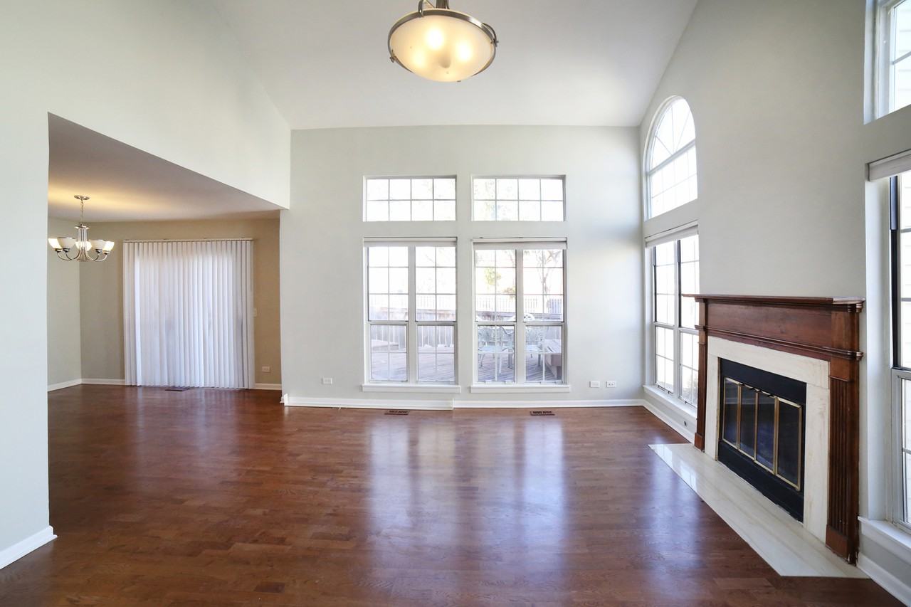 620 Sturnbridge Ln - Photo 2 of 13