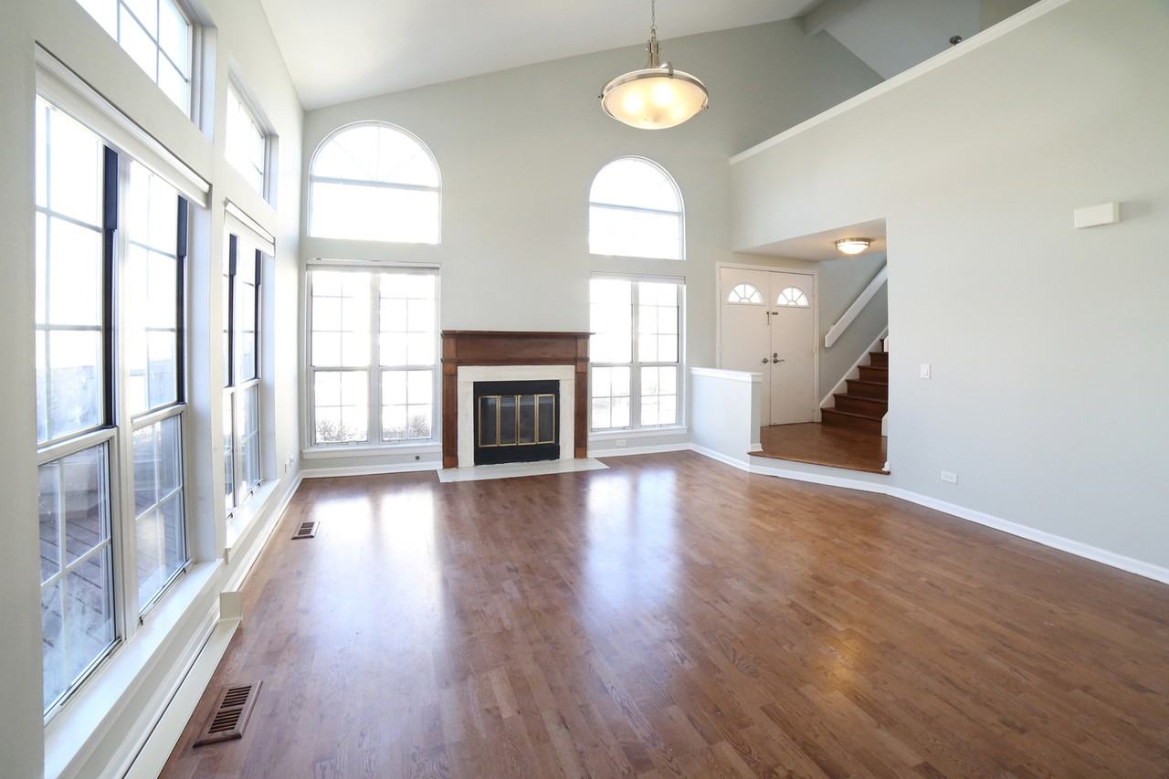 620 Sturnbridge Ln - Photo 3 of 13