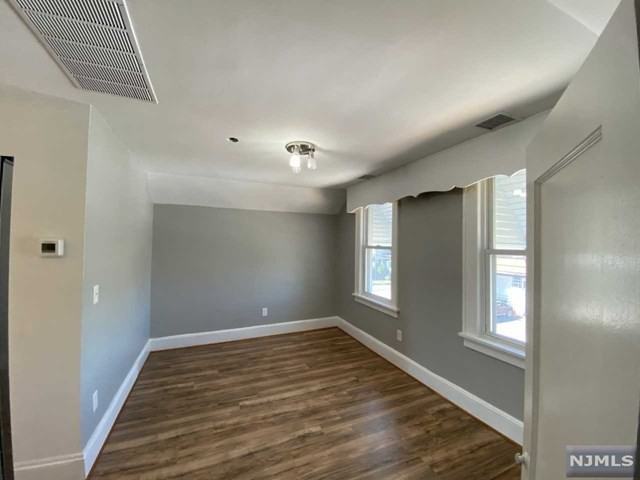 332 Midland Ave 2nd Fl - Photo 2 of 9