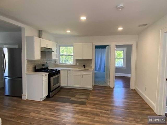 332 Midland Ave 2nd Fl - Photo 3 of 9