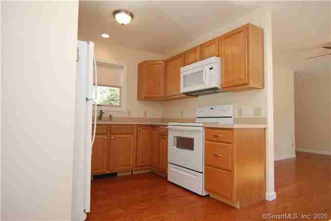 160B Mount Pleasant Rd Unit B - Photo 3 of 8