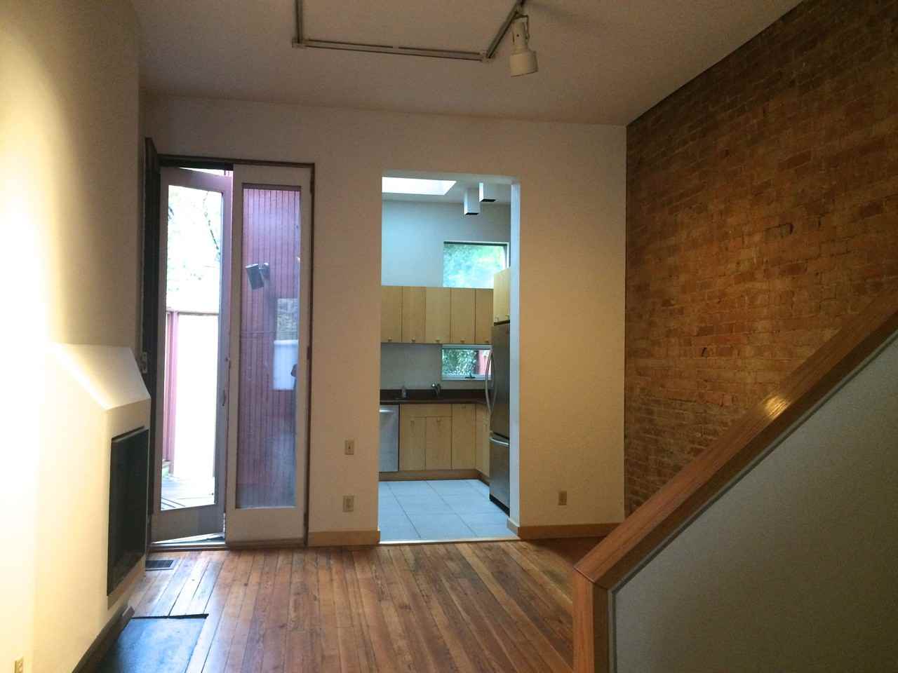 919 Paradrome St - Photo 3 of 19